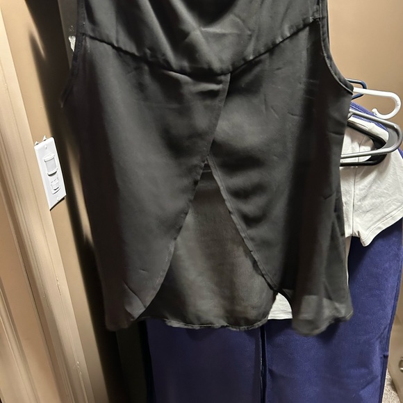 Open back tank top - Picture 3 of 3